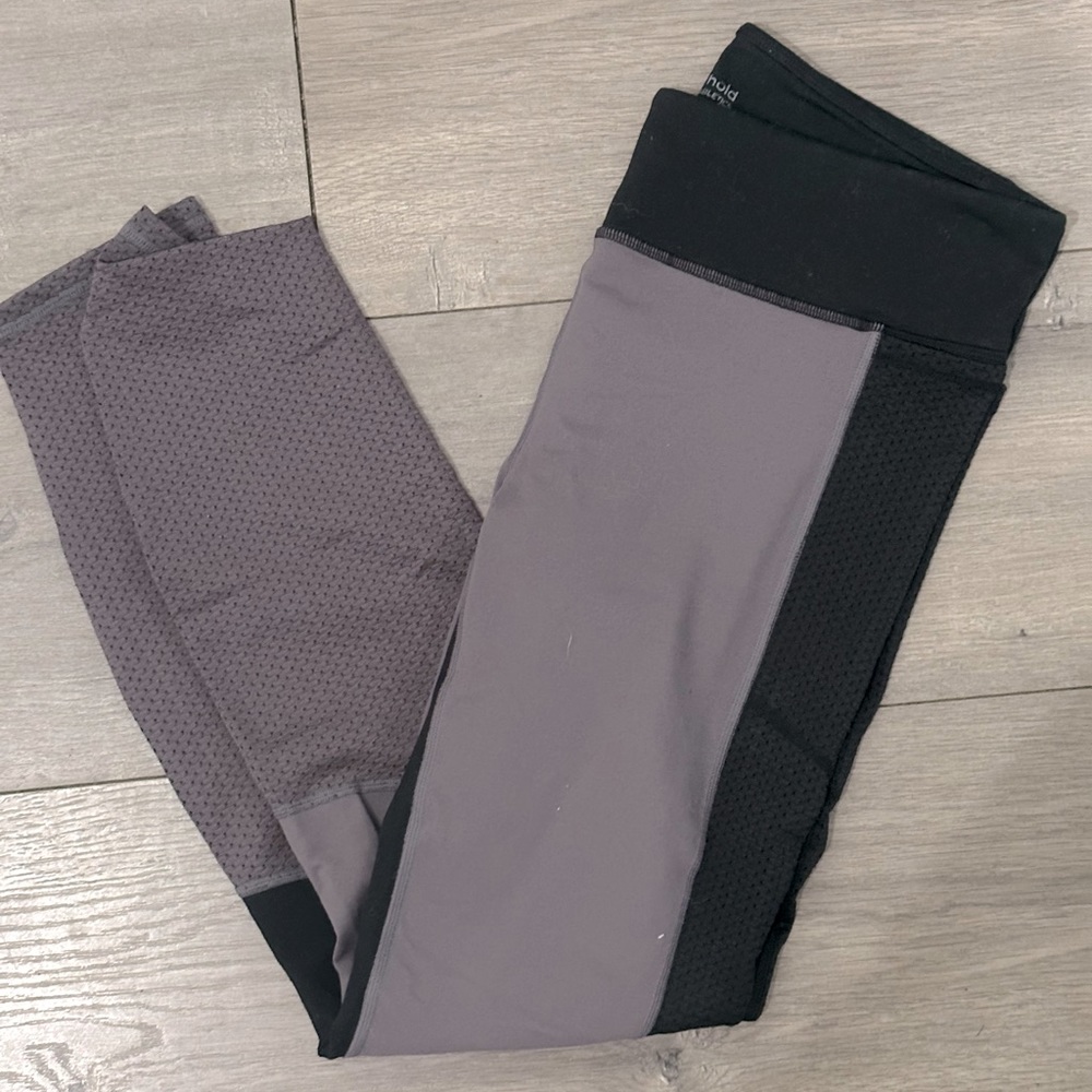 Fabletics powehold leggings with pockets